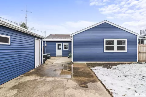 Exterior - 2314 Ramsey Ave, Springfield, IL 62702 photo 4 of 7