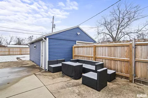 Exterior - 2314 Ramsey Ave, Springfield, IL 62702 photo 7 of 7