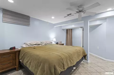 Bedroom - 2264 Eleanor Ave, Springfield, IL 62702 photo 11 of 12