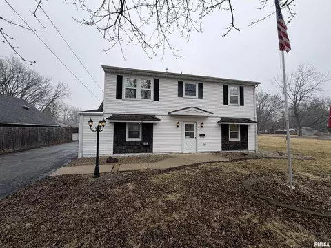 1687 Beecher Ave, Galesburg, IL 61401