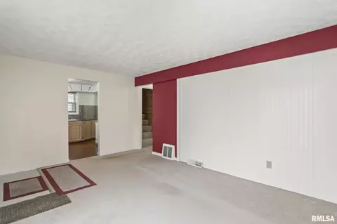 Living - 2025 E Hood St, Springfield, IL 62703 photo 4 of 8