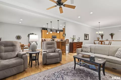 Living - 2216 Charlack Ave, Springfield, IL 62704 photo 1 of 3