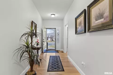 Entry Way - 2216 Charlack Ave, Springfield, IL 62704 photo 1 of 3