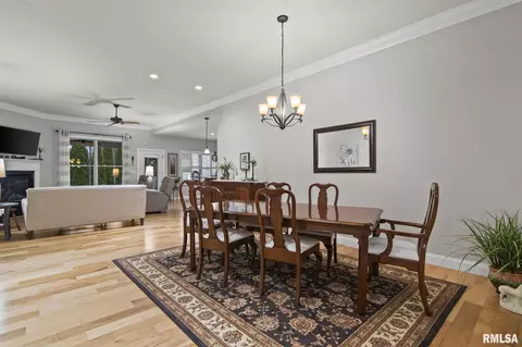 Dining - 2216 Charlack Ave, Springfield, IL 62704 photo 1 of 5