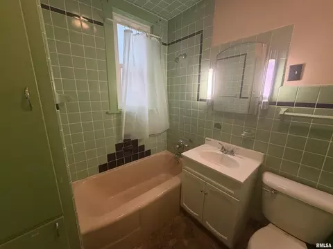 Bath - 1101 N Walnut St, Springfield, IL 62702 photo 5 of 5