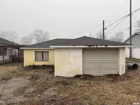 Other - 1008 3rd St, Lincoln, IL 62656 photo 3 of 12