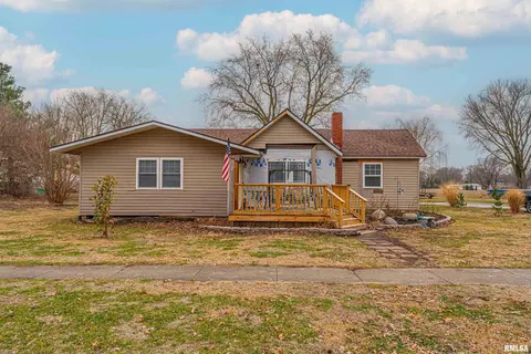 603 Elm St, Mason City, IL 62664