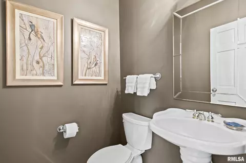 Bath - 3400 Briana Dr, Springfield, IL 62711 photo 1 of 5