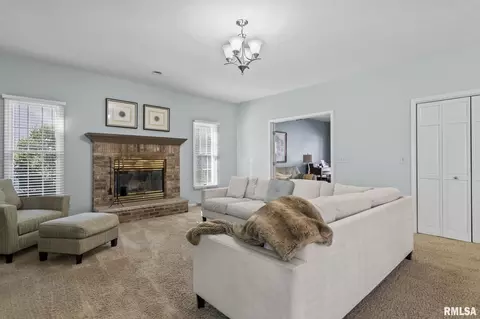 Living - 3400 Briana Dr, Springfield, IL 62711 photo 3 of 3