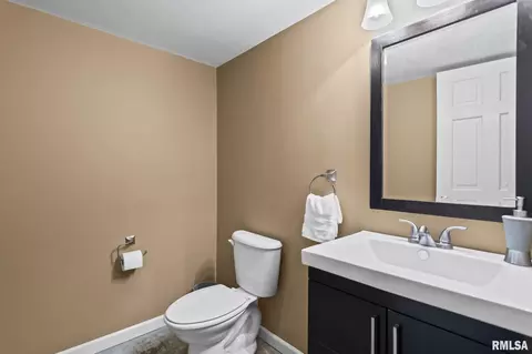 Bath - 3400 Briana Dr, Springfield, IL 62711 photo 5 of 5