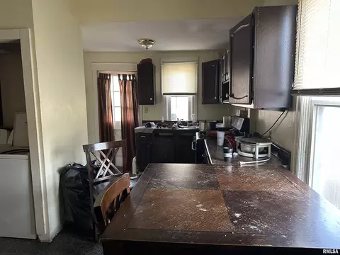 Kitchen - 1037 N Wesley St, Springfield, IL 62702 photo 1 of 2