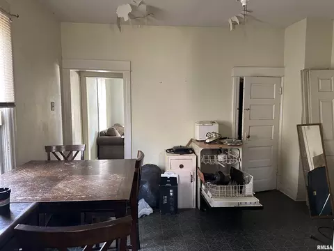 Dining - 1037 N Wesley St, Springfield, IL 62702 photo 1 of 1