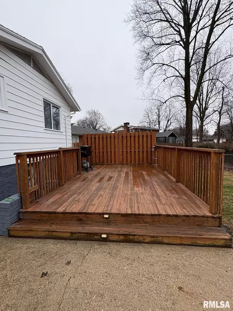 Exterior - 29 Andover Dr, Springfield, IL 62704 photo 8 of 8
