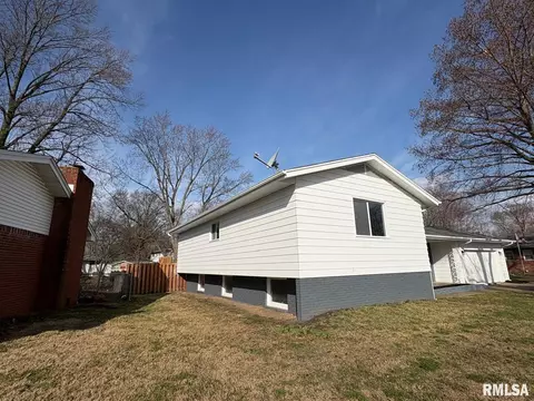 Exterior - 29 Andover Dr, Springfield, IL 62704 photo 3 of 8