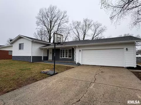 Exterior - 29 Andover Dr, Springfield, IL 62704 photo 2 of 8