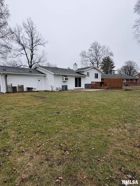 Exterior - 29 Andover Dr, Springfield, IL 62704 photo 7 of 8