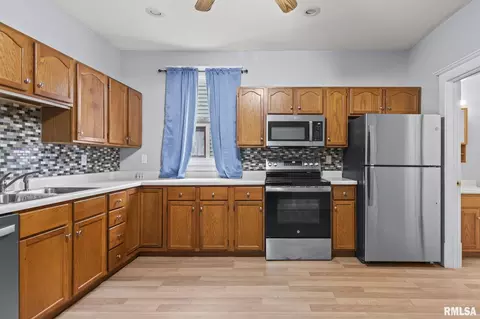 1129 N 5th St, Springfield, IL 62702 photo 13