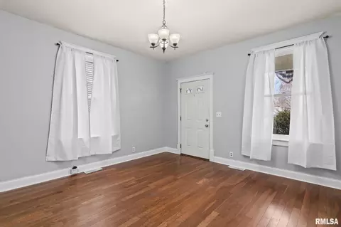 1129 N 5th St, Springfield, IL 62702 photo 5