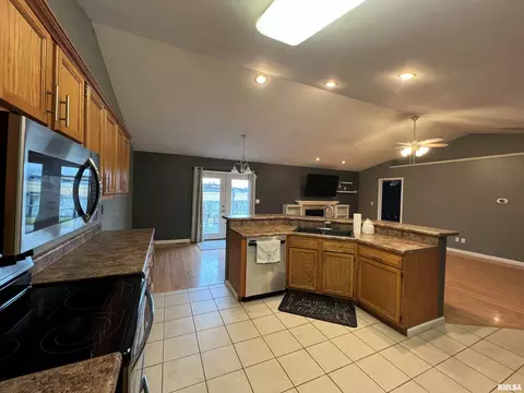 2709 Carl Prairie Dr, Springfield, IL 62703 photo 16