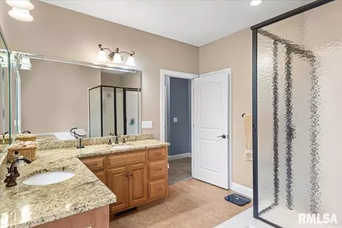Bath - 1705 Interlacken Rd, Springfield, IL 62704 photo 2 of 6