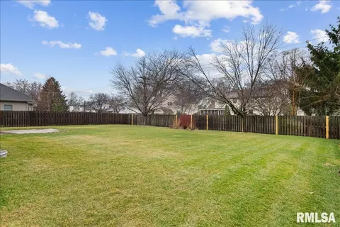 Exterior - 1705 Interlacken Rd, Springfield, IL 62704 photo 5 of 7