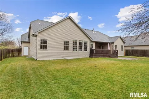 Exterior - 1705 Interlacken Rd, Springfield, IL 62704 photo 6 of 7