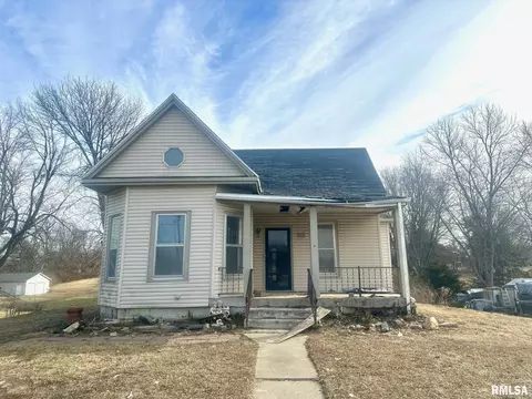 1040 N Church St, Jacksonville, IL 62650