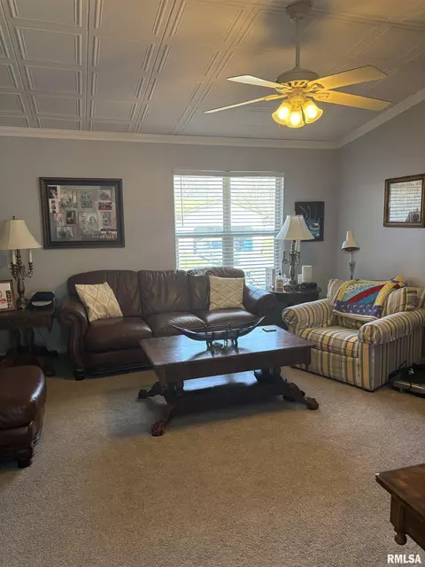 Living - 128 Volare Ln, Springfield, IL 62703 photo 1 of 2