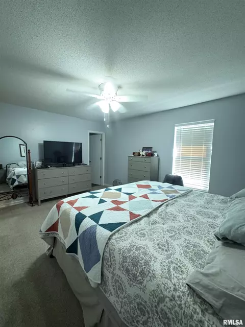 Bedroom - 128 Volare Ln, Springfield, IL 62703 photo 3 of 4