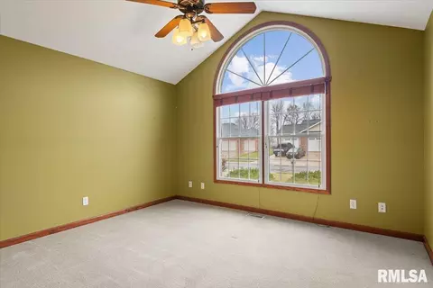 Bedroom - 5404 Jaeger Dr, Springfield, IL 62711 photo 4 of 5