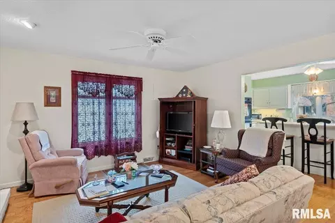17 Hollybrook Dr, Springfield, IL 62705 photo 9