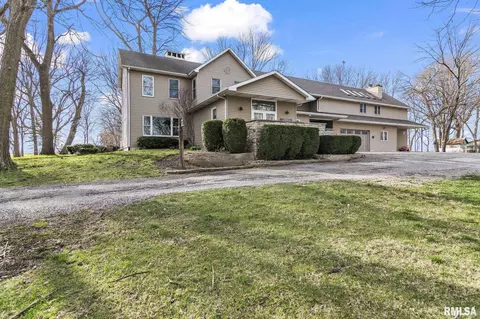 9343 Prairie Creek Rd, New Berlin, IL 62670