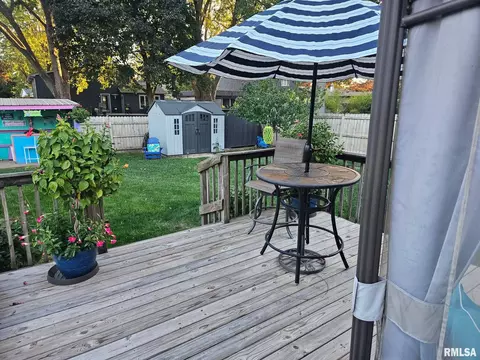 Exterior - 2208 Trowbridge Rd, Springfield, IL 62703 photo 6 of 6