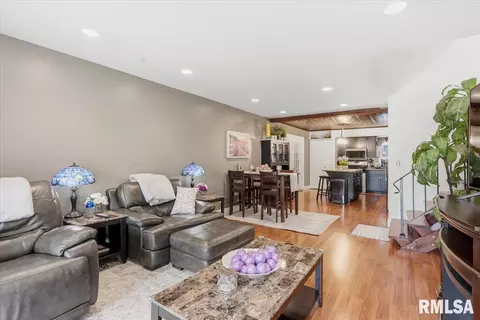 Living - 2208 Trowbridge Rd, Springfield, IL 62703 photo 1 of 2