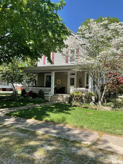 225 E Harpole St, Williamsville, IL 62693