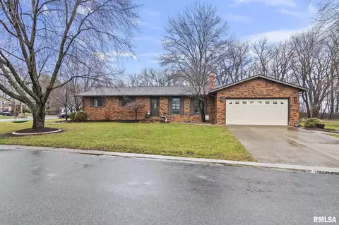 33 Sarah Ave, Springfield, IL 62703