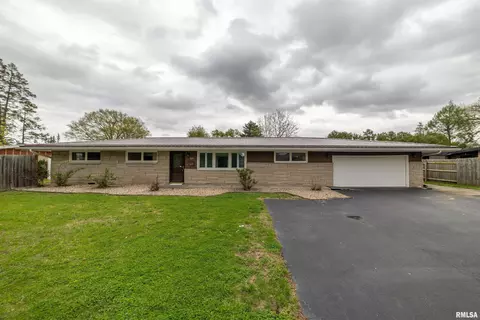 825 S 24th St, Quincy, IL 62301