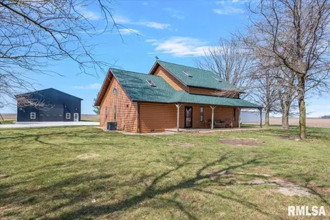 Exterior - 1097 E 180 N Rd, Nokomis, IL 62075 photo 4 of 11