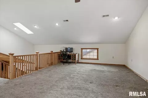 Entry Way - 1097 E 180 N Rd, Nokomis, IL 62075 photo 11 of 12