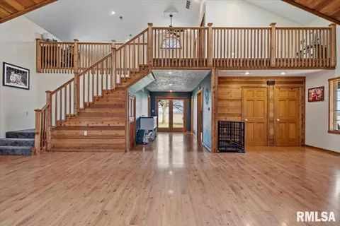 Entry Way - 1097 E 180 N Rd, Nokomis, IL 62075 photo 10 of 12