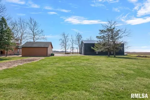 Exterior - 1097 E 180 N Rd, Nokomis, IL 62075 photo 7 of 11