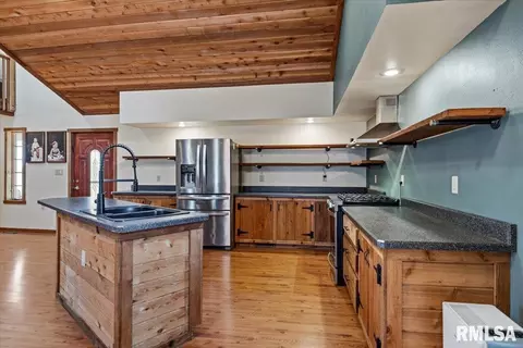 Kitchen - 1097 E 180 N Rd, Nokomis, IL 62075 photo 2 of 2