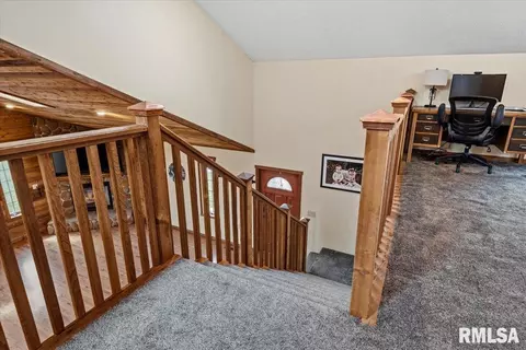 Entry Way - 1097 E 180 N Rd, Nokomis, IL 62075 photo 7 of 12