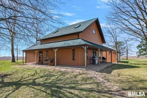 Exterior - 1097 E 180 N Rd, Nokomis, IL 62075 photo 8 of 11