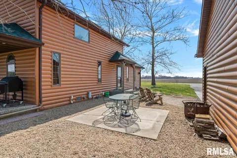Exterior - 1097 E 180 N Rd, Nokomis, IL 62075 photo 1 of 11