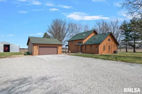 Exterior - 1097 E 180 N Rd, Nokomis, IL 62075 photo 9 of 11