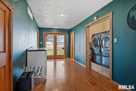 Entry Way - 1097 E 180 N Rd, Nokomis, IL 62075 photo 2 of 12