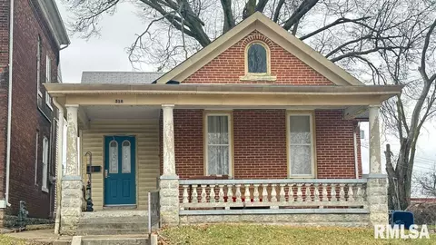 518 Adams St, Quincy, IL 62301