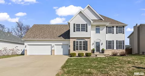 200 Winter Park Dr, Chatham, IL 62629
