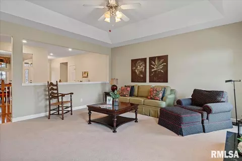2121 Lake Crest Dr, Springfield, IL 62712 photo 8